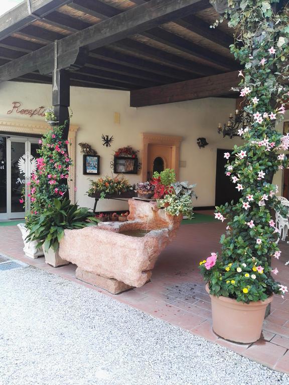 Villaggio Hotel Aquila Calliano  Exterior foto